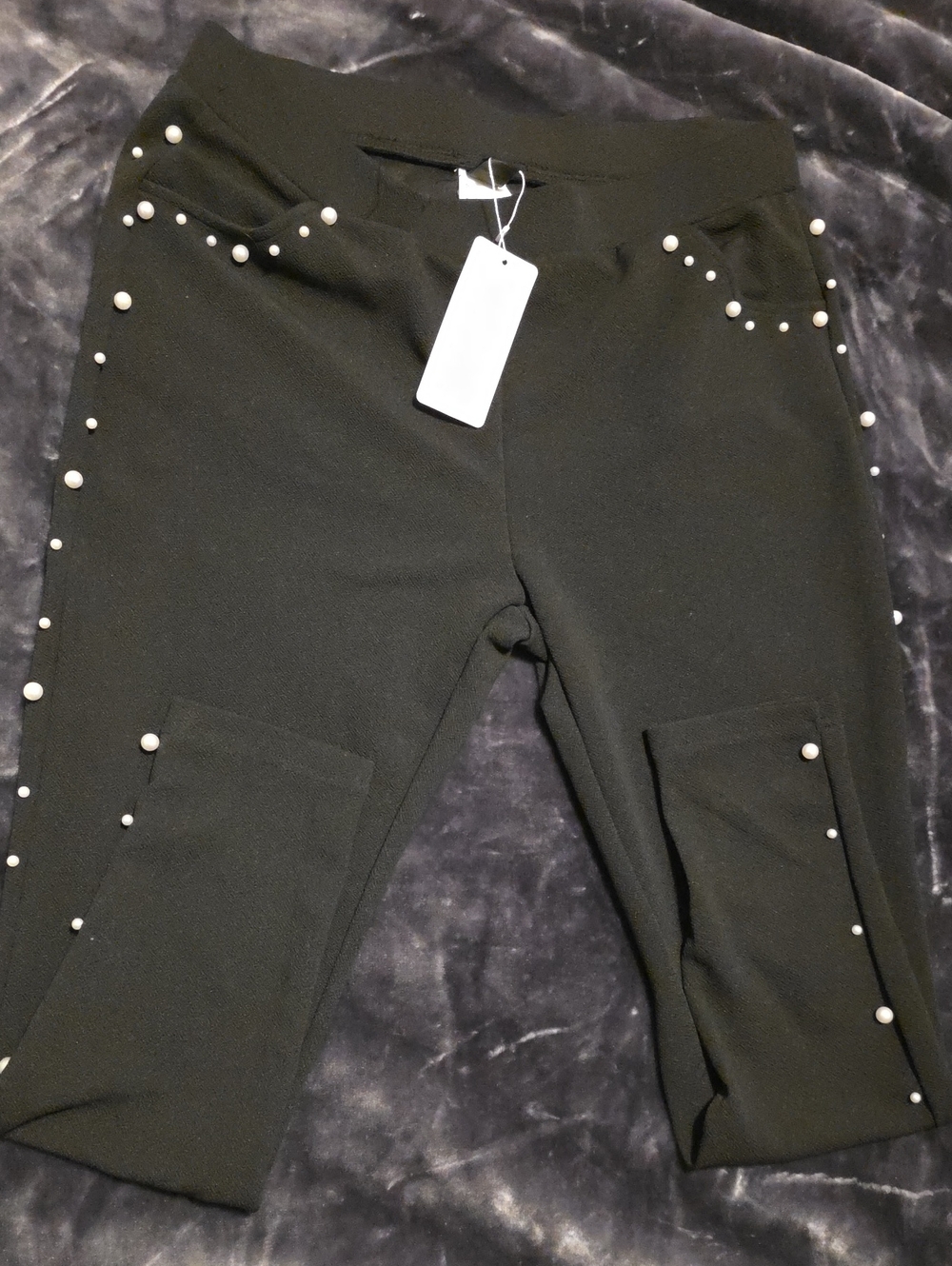 Pearl-Embellished Black Capri Pants - Women